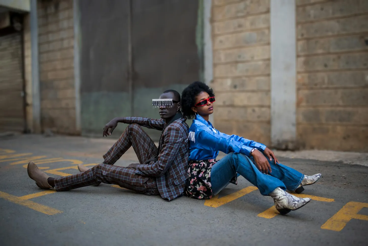 Blending Old and New: Tips for Stylishly Mixing Vintage and Modern Apparel